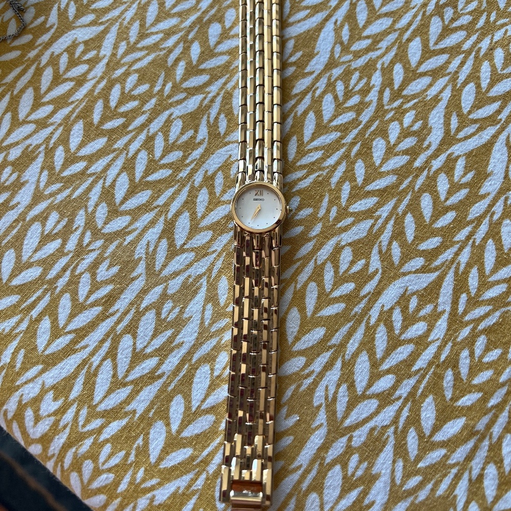 Vintage Ladies Watches - Picture 3 of 5